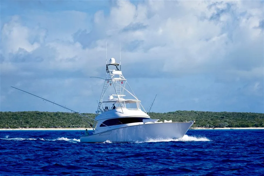 Sport Fisher Running — Bahamas